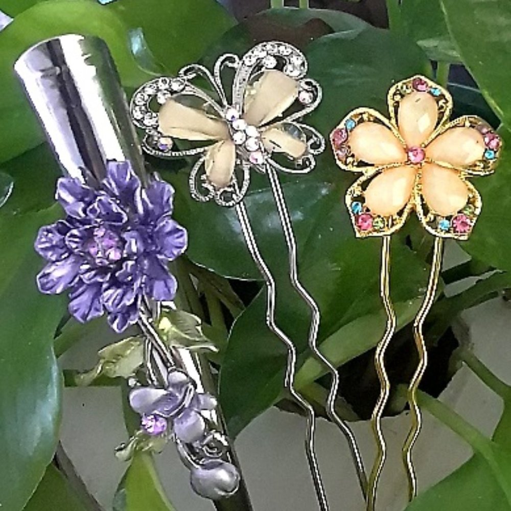NWOT Hair Rhinestone Pins and 1 Big Duck Bill clip